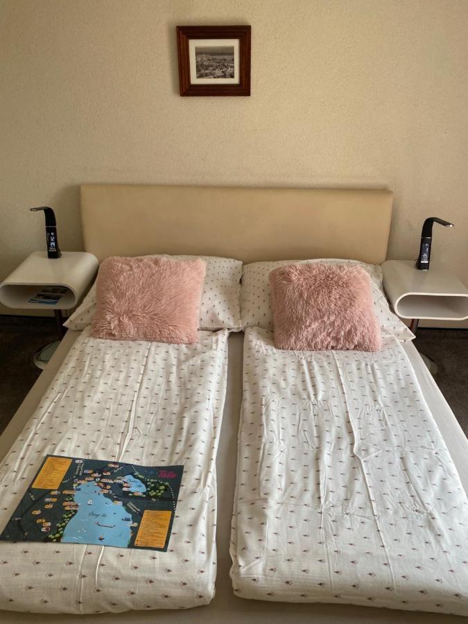 Panzio Tata Bed & Breakfast ภายนอก รูปภาพ