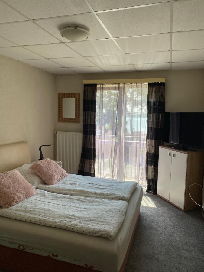 Panzio Tata Bed & Breakfast ภายนอก รูปภาพ